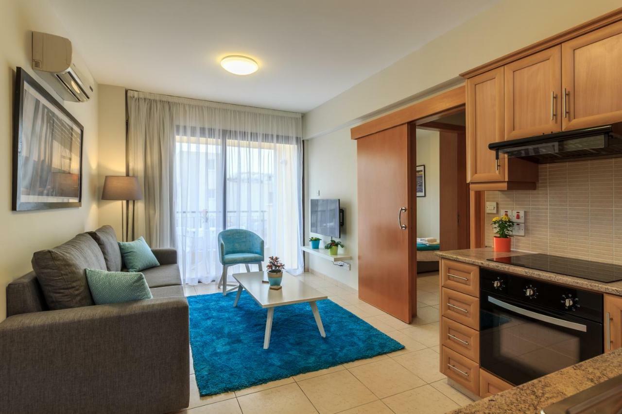 Soho City Apartments Lárnaca Habitación foto